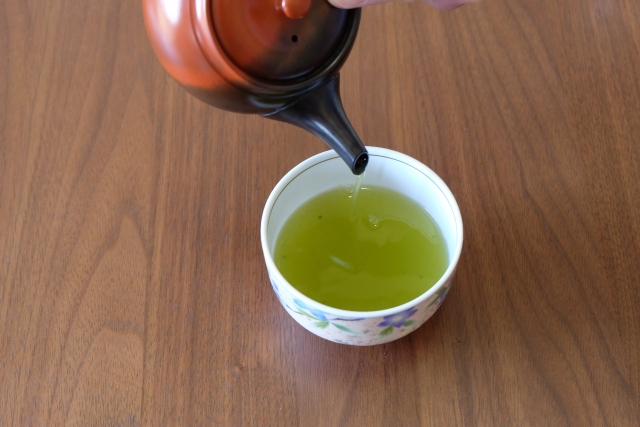 急須の蓋の穴の役割は 美味しいお茶のための正しい穴の位置 大井川茶園 公式ブログ